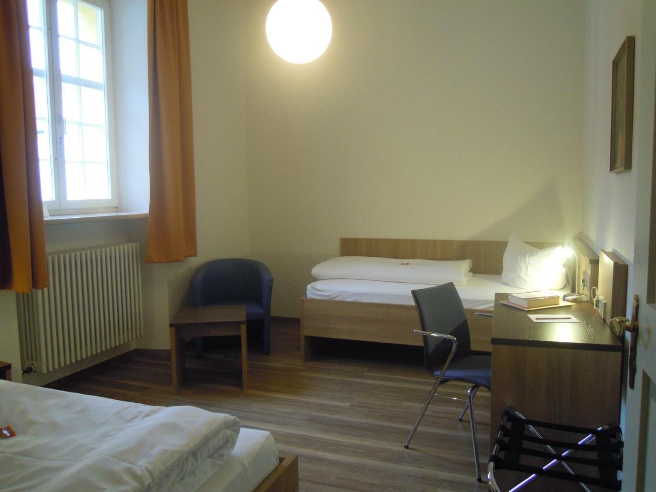 Tagungshaus Im Kloster Neresheim Hotel Екстериор снимка